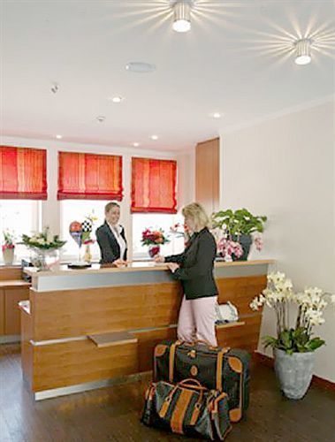 לינדאו Hotel Vis A Vis מראה פנימי תמונה