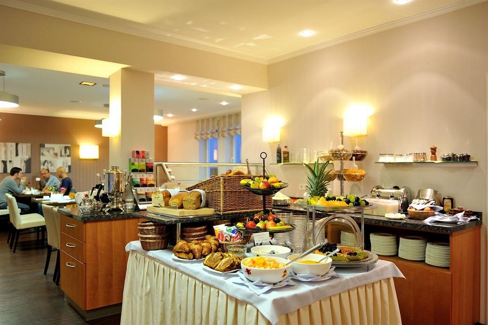 לינדאו Hotel Vis A Vis מראה חיצוני תמונה